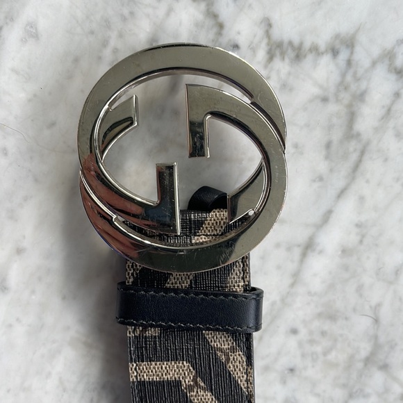 Gucci belt in great conditions size 33 - Picture 3 of 3
